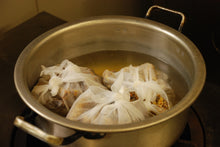 画像をギャラリービューアに読み込む, 【 メール便 】諸塚村産日本ミツバチの蜜蝋(未精製) 100g